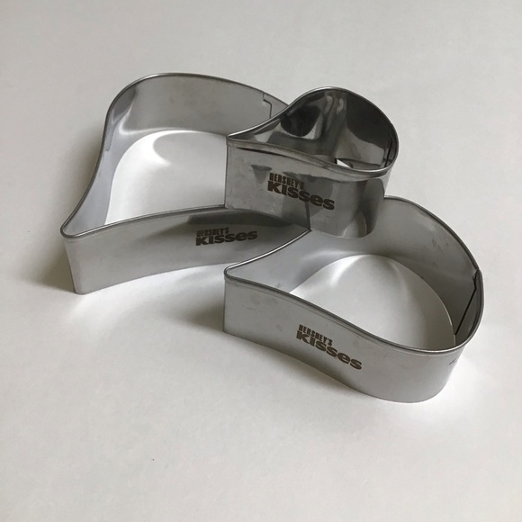 Hershey’s Kisses Cookie Cutter 3-PC NESTING SET Hershey's Brand Teardrop Crafts - Picture 2 of 10
